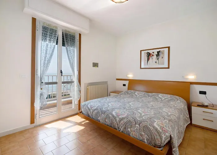 Numero 7 Pietra Ligure