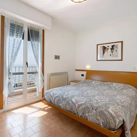 Numero 7 Pietra Ligure