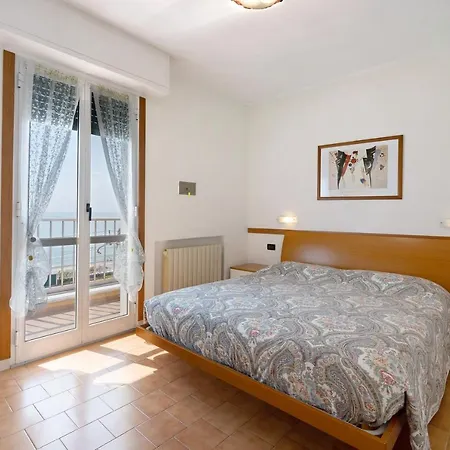Numero 7 Pietra Ligure